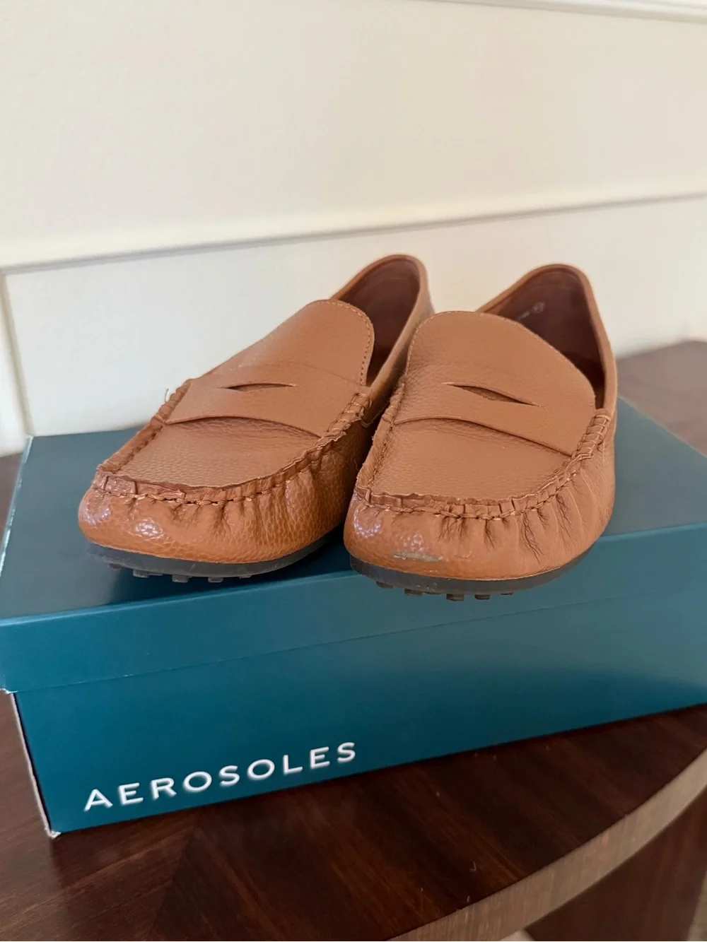 AEROSOLES timeless style